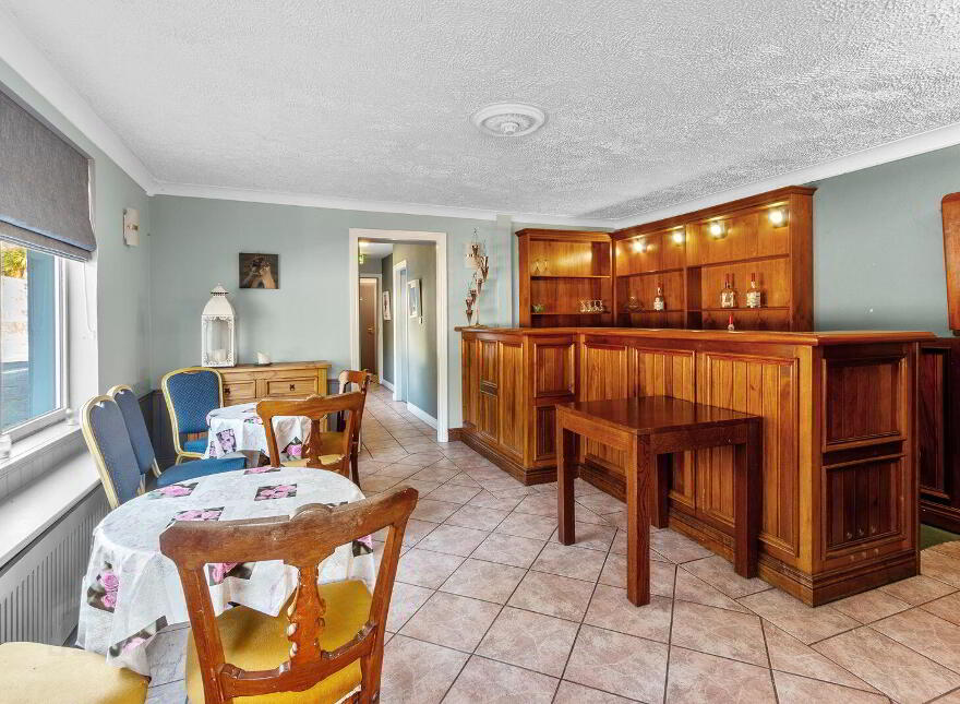 Ouvane Falls Inn, Ballylickey, P75V624