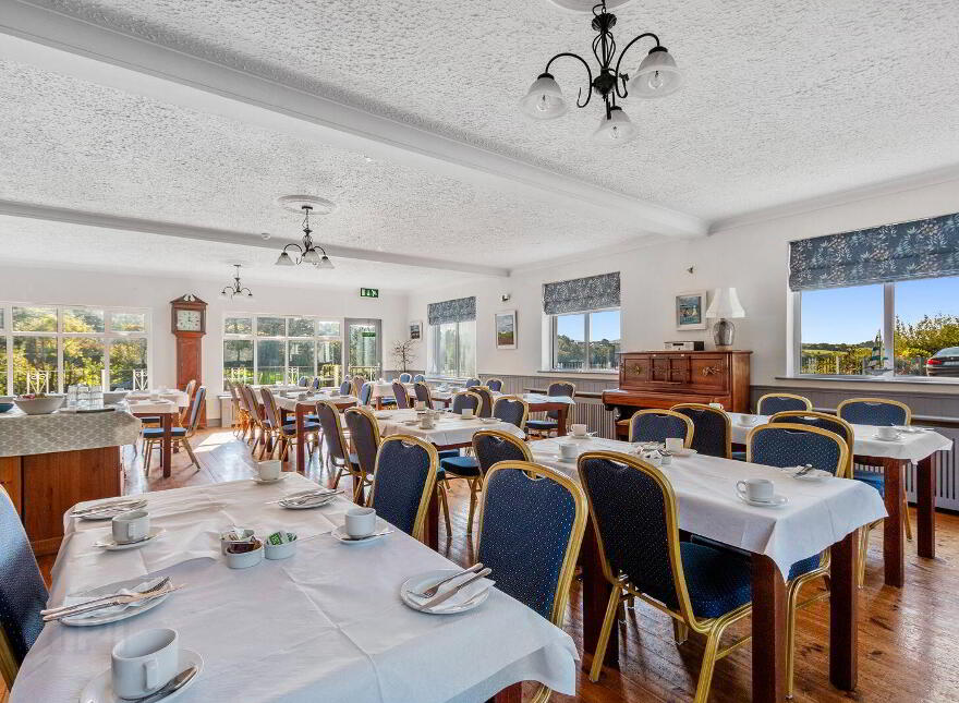 Ouvane Falls Inn, Ballylickey, P75V624