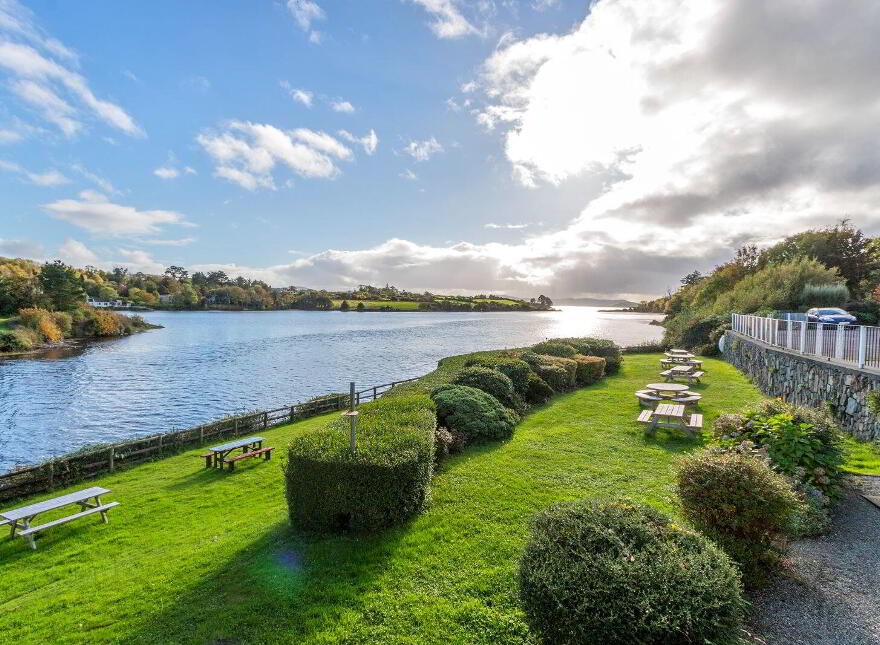 Ouvane Falls Inn, Ballylickey, P75V624