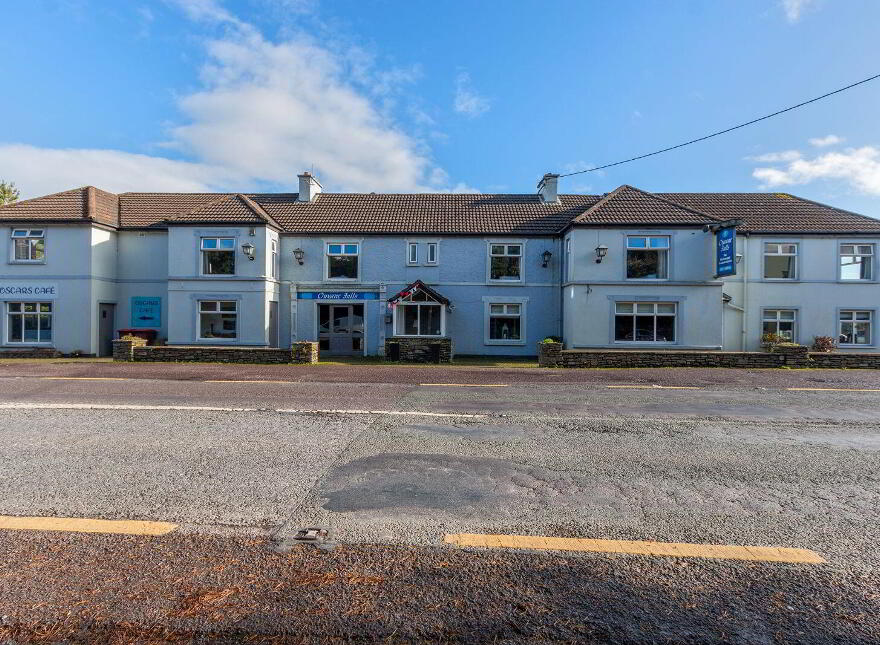 Ouvane Falls Inn, Ballylickey, P75V624