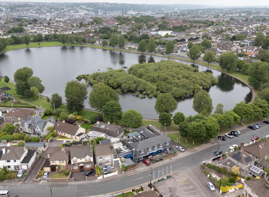 The Hawthorn Bar, Hartlands Avenue, Glasheen Road, The Lough, T12Y7VP photo