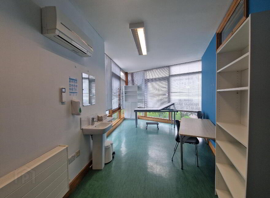 Room 1, Carrick Road Medical Centre, Lis Na Dara, Dundalk, A91HTX3