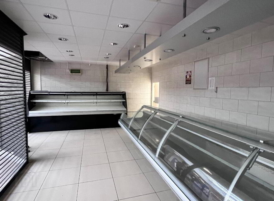 Unit 4 & 4A Longford Shopping Centre, Longford Town, N39KV48