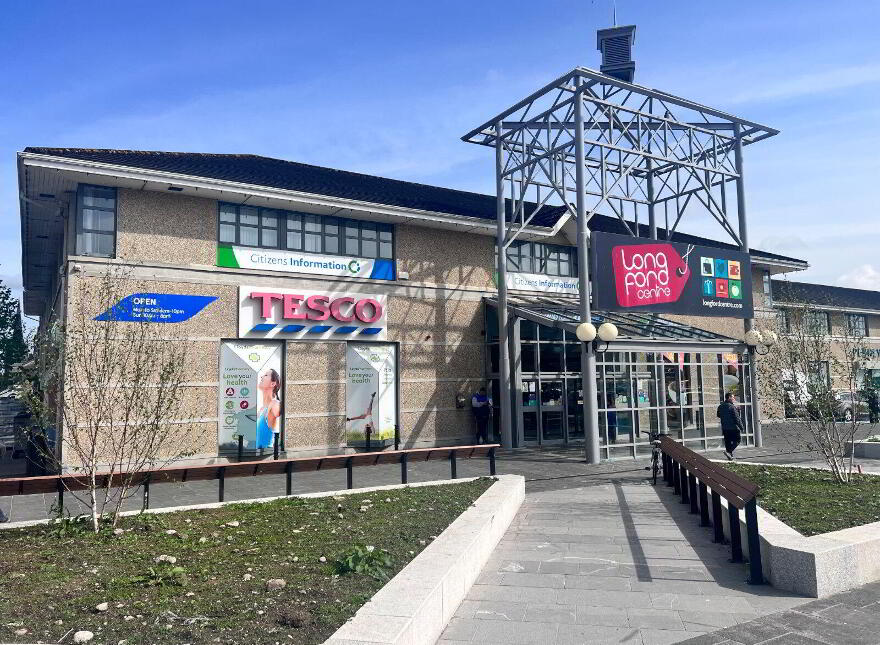 Unit 4 & 4A Longford Shopping Centre, Longford Town, N39KV48