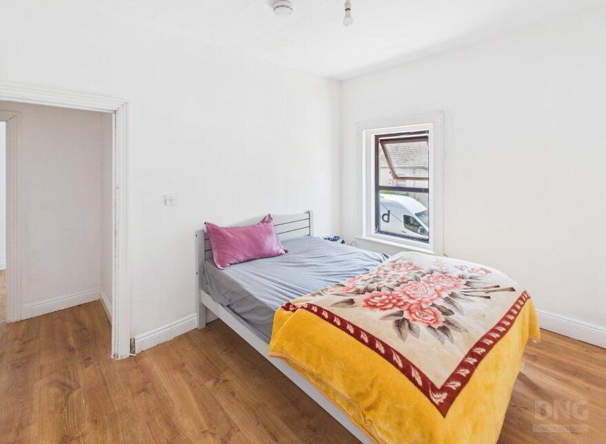 River Street, Clara, R35HH39