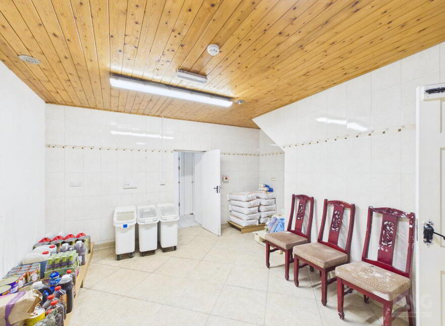 River Street, Clara, R35HH39