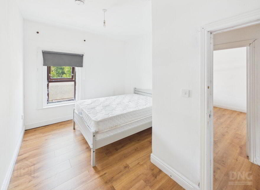 River Street, Clara, R35HH39