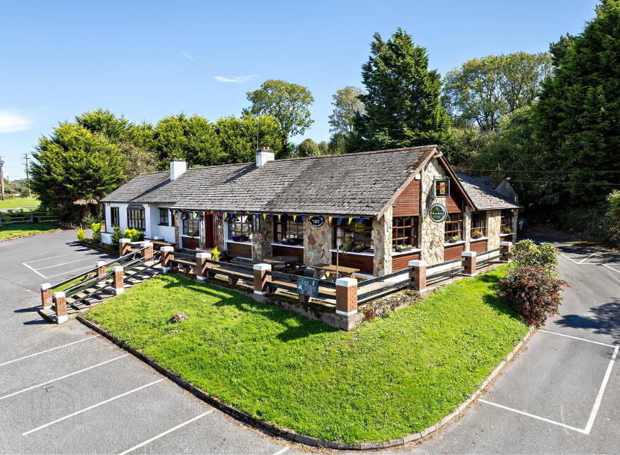 Mooneys Traditional Public House, An Rinn, Dungarvan, X35X685