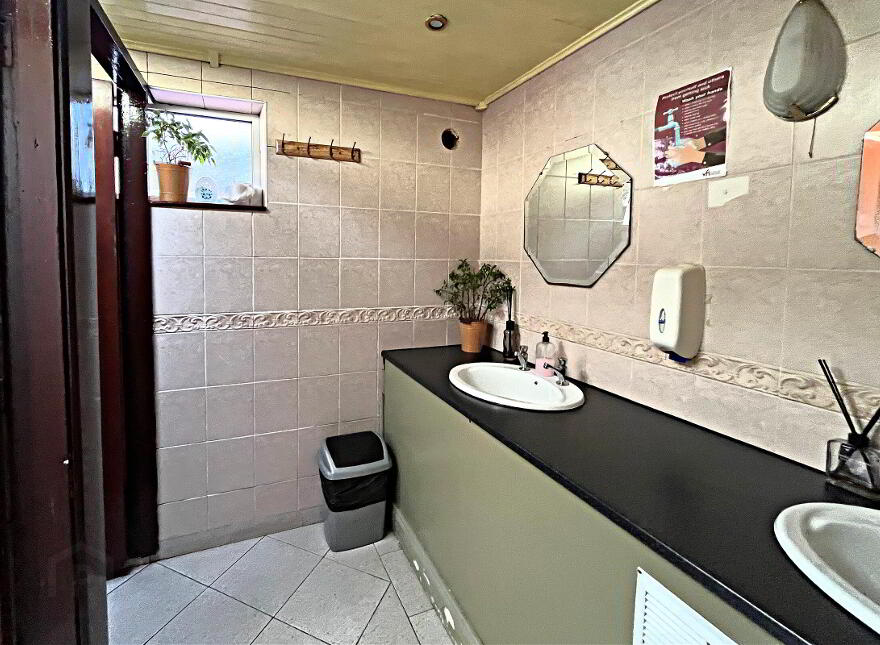 Mooneys Traditional Public House, An Rinn, Dungarvan, X35X685
