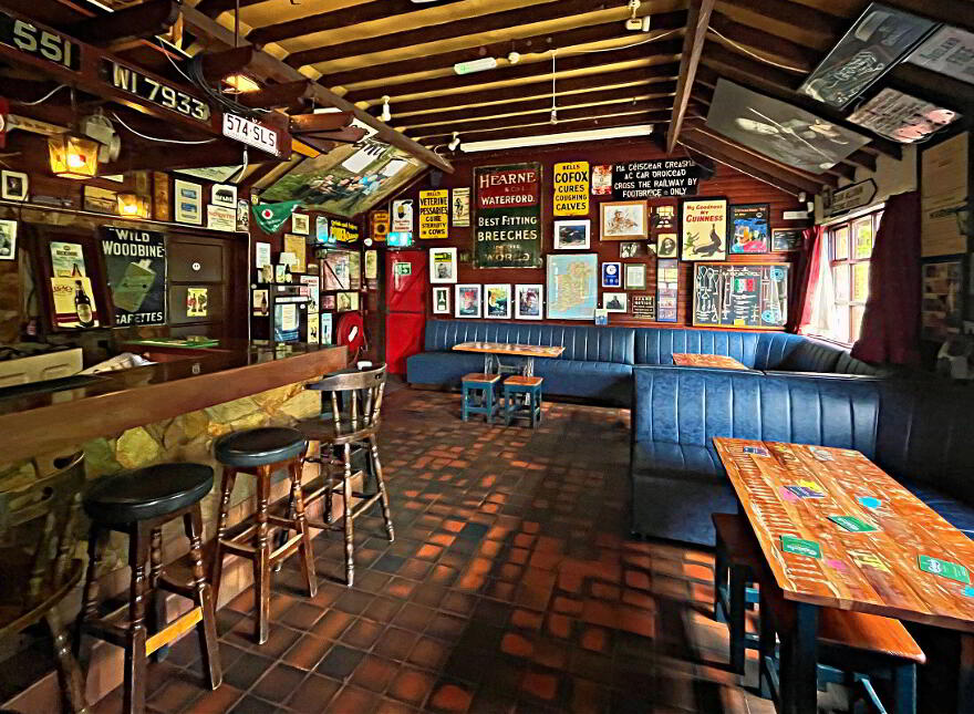Mooneys Traditional Public House, An Rinn, Dungarvan, X35X685