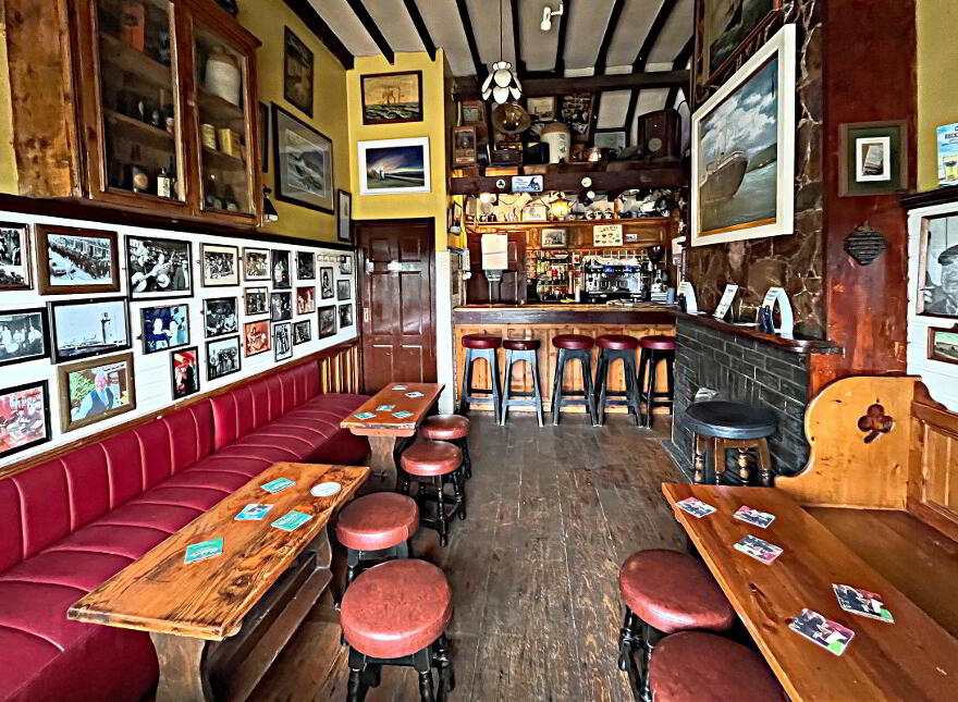 Mooneys Traditional Public House, An Rinn, Dungarvan, X35X685