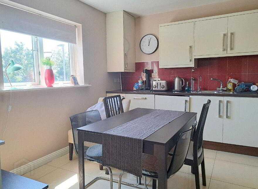 Cluain, R Ashbourne, Ashbourne, A84E293