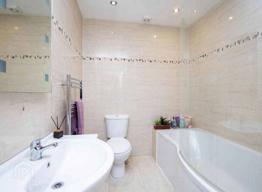 Cluain, R Ashbourne, Ashbourne, A84E293
