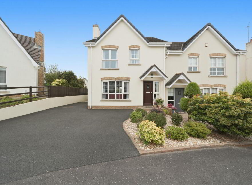 5 Drummond Brae, Ballynahinch, BT24 8EY