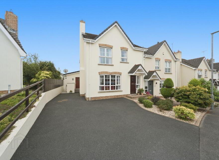 5 Drummond Brae, Ballynahinch, BT24 8EY