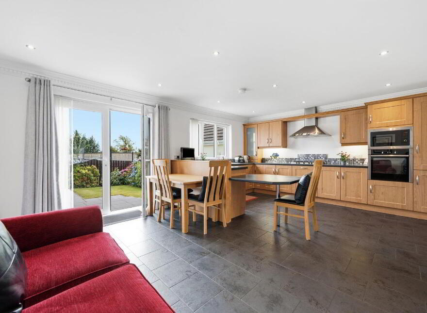 5 Drummond Brae, Ballynahinch, BT24 8EY