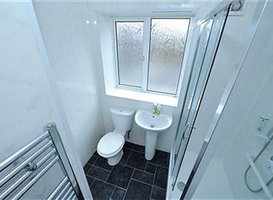 Apt 11, 206 Lisburn Road, Belfast, BT9 6GD