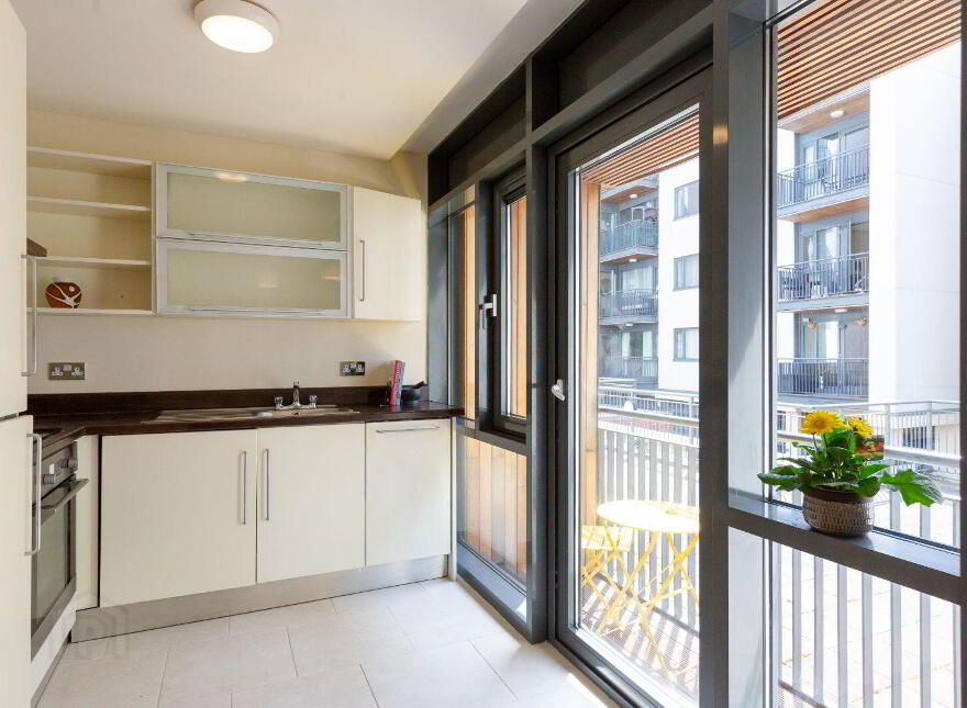 Apt 101, Block 100 Cathedral Court, New Street South, Dublin 8, D08TD53