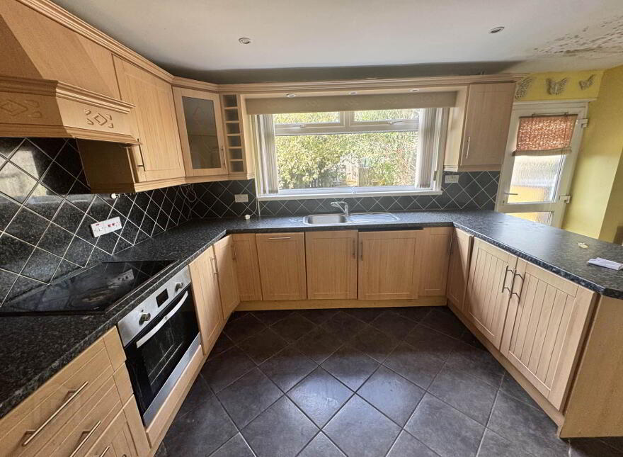 6 Castlemara Walk, Carrickfergus, BT38 7RF