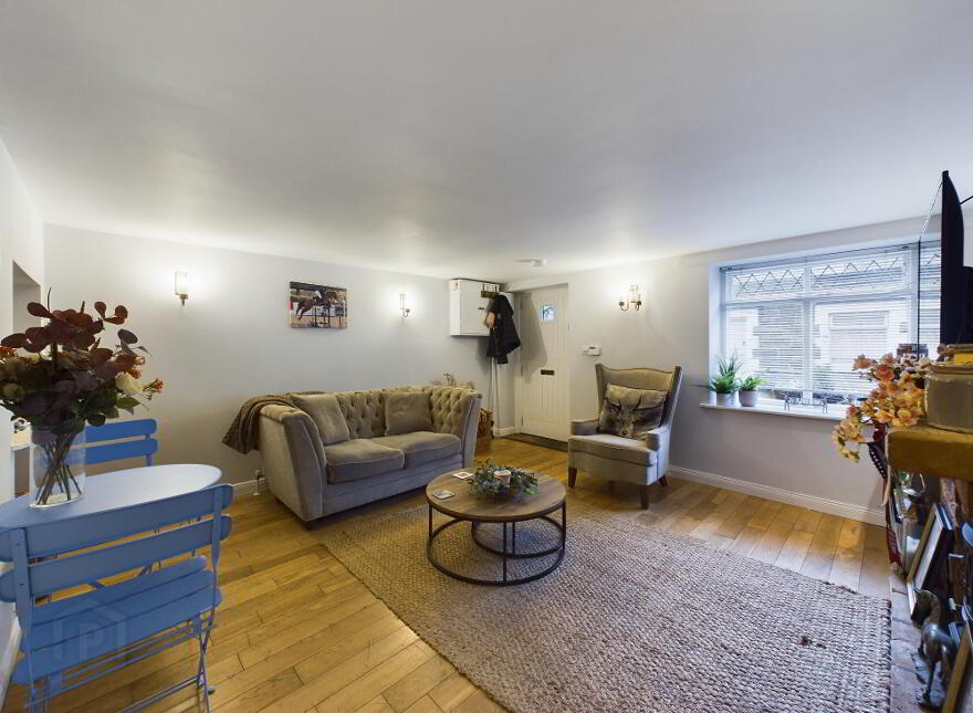 15 Arthur Street, Hillsborough, BT26 6AP