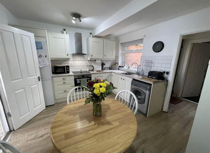 91 Beechmount Parade, Belfast, BT12 7LX