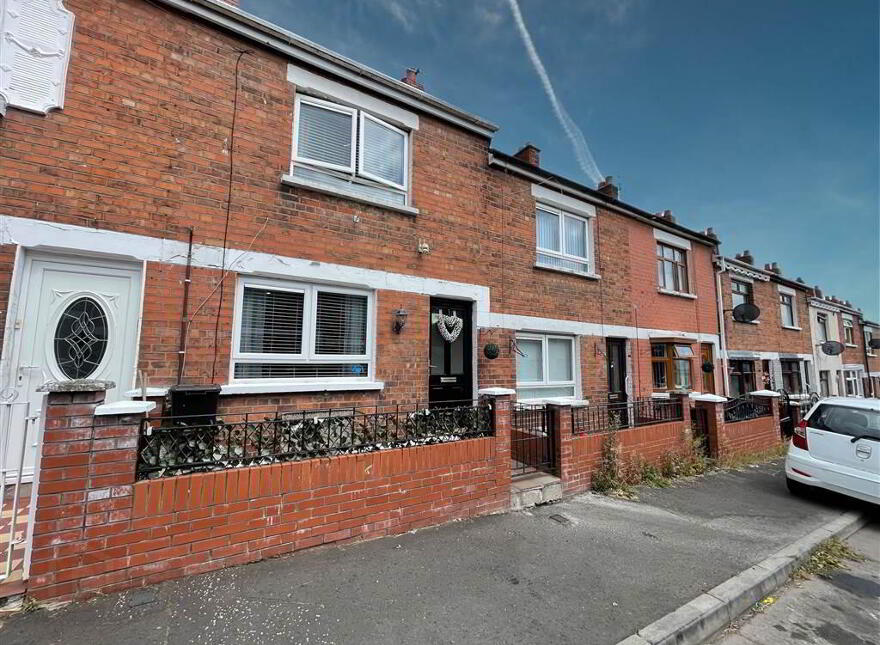 91 Beechmount Parade, Belfast, BT12 7LX