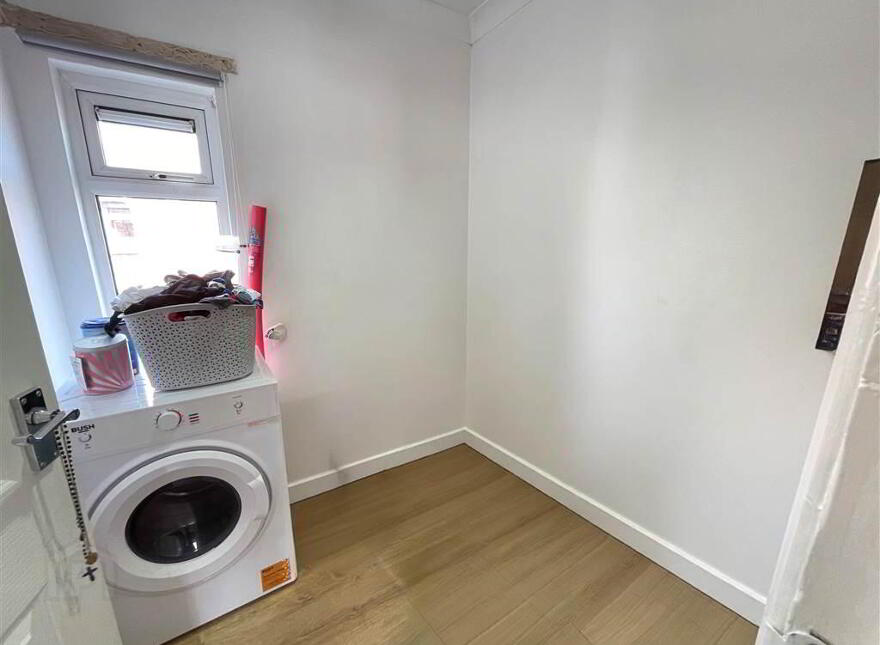 91 Beechmount Parade, Belfast, BT12 7LX