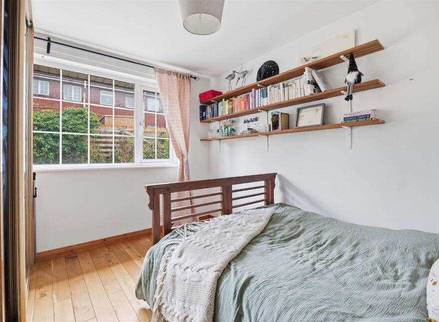12a Strathearn Court, Holywood, BT18 9NR