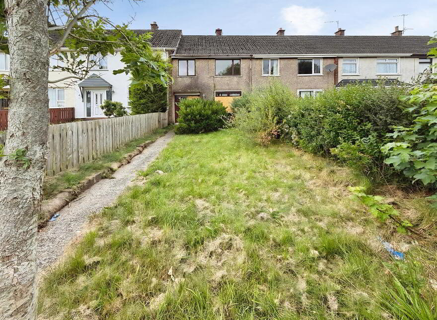 18 Maple Crescent, Dunmurry, Belfast, BT17 9QN
