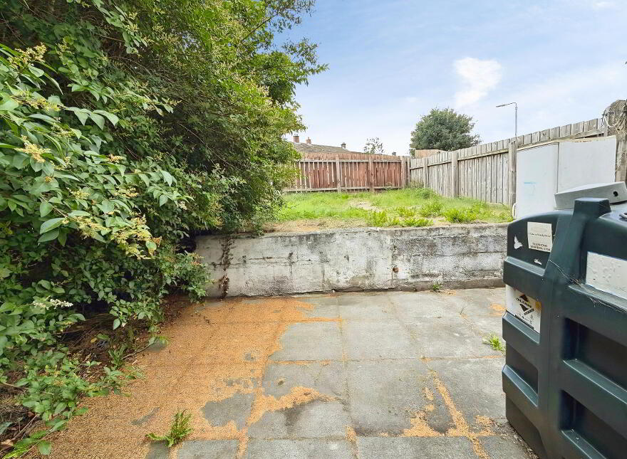 18 Maple Crescent, Dunmurry, Belfast, BT17 9QN
