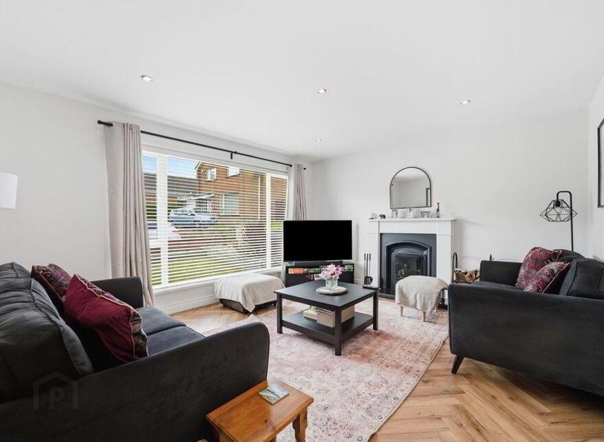 6 Connor Park, Ballynahinch, BT24 8HN