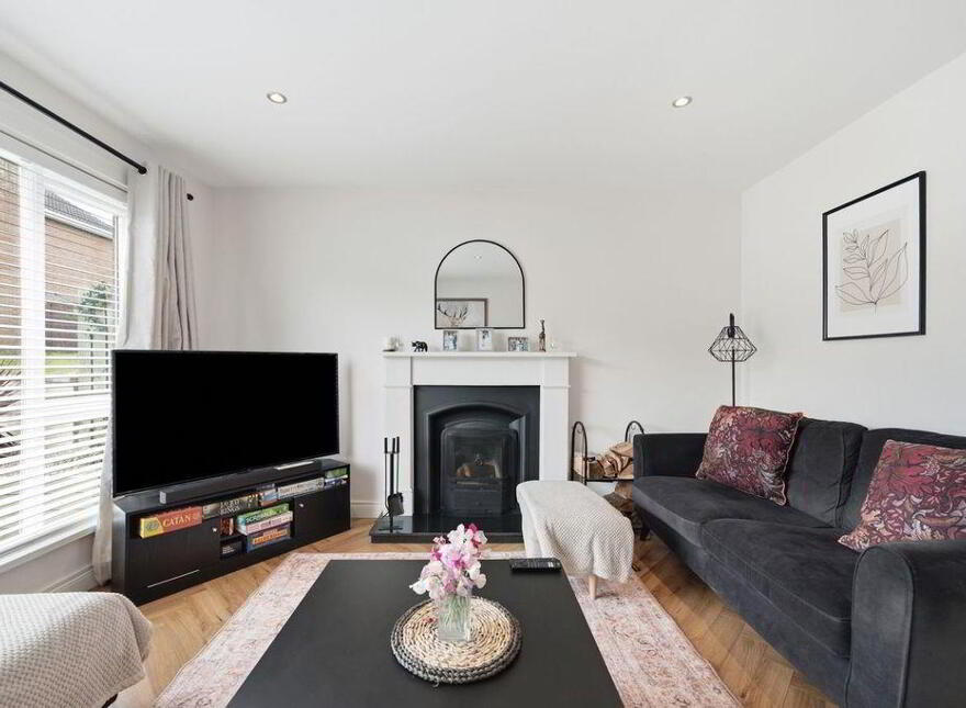 6 Connor Park, Ballynahinch, BT24 8HN