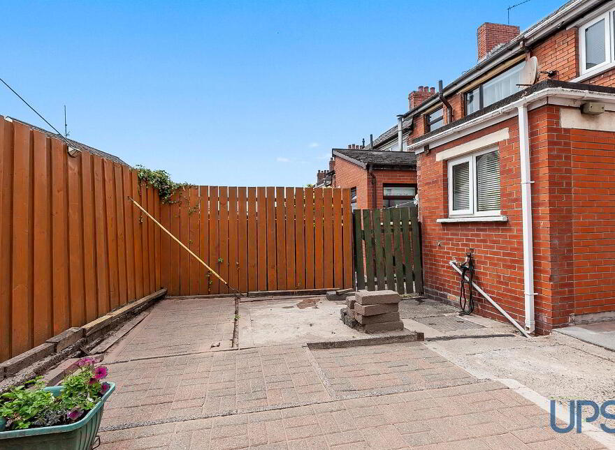 37 Sunnyhill Park, Dunmurry, Belfast, BT17 0PY