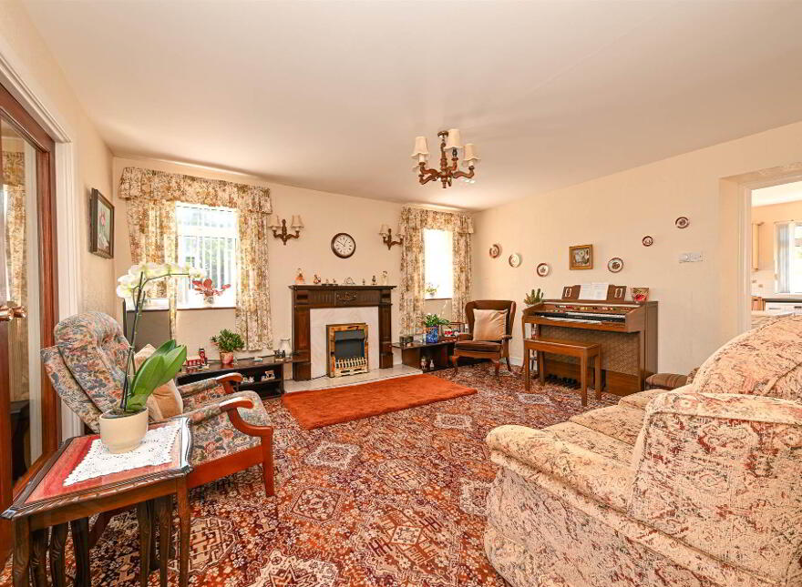 33 Peartree Road, Saintfield, BT24 8YB