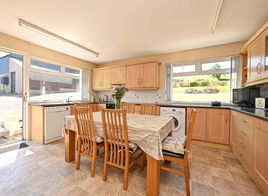 33 Peartree Road, Saintfield, BT24 8YB