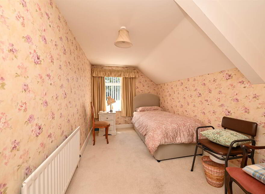 33 Peartree Road, Saintfield, BT24 8YB