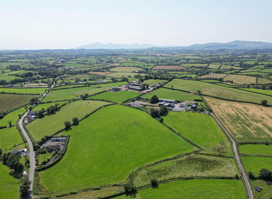 33 Peartree Road, Saintfield, BT24 8YB