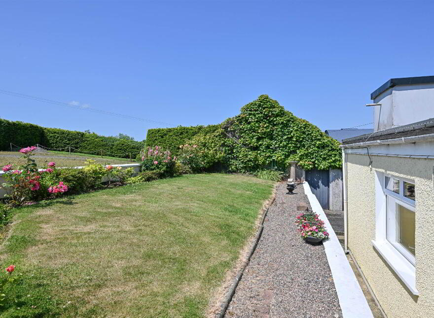 33 Peartree Road, Saintfield, BT24 8YB