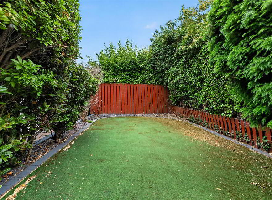 23 Moyne Park, Belfast, BT5 7QT