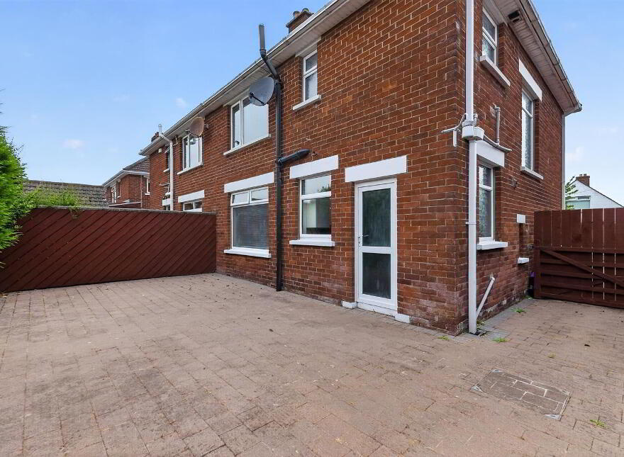 23 Moyne Park, Belfast, BT5 7QT