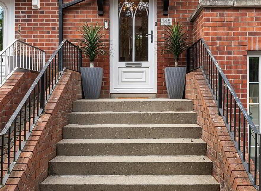 145 Lagmore Glen, Stewartstown Road, Dunmurry, Belfast, BT17 0WB