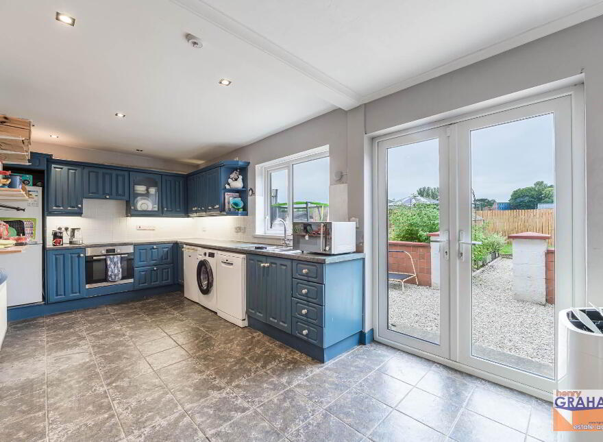 82 Lawnmount Crescent, Lisburn, BT27 4TU