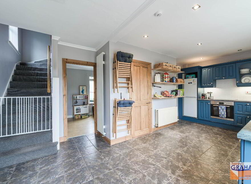 82 Lawnmount Crescent, Lisburn, BT27 4TU