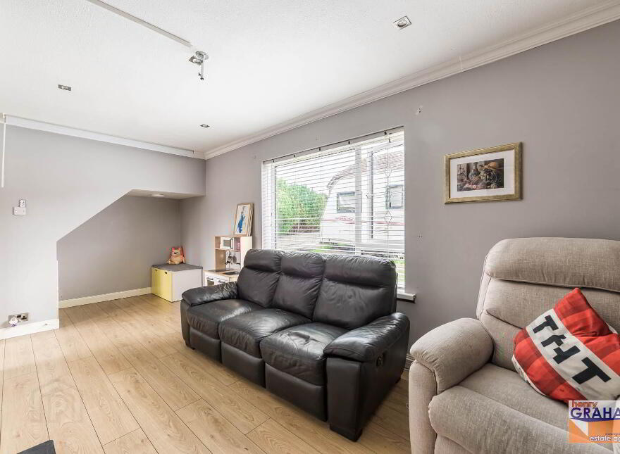 82 Lawnmount Crescent, Lisburn, BT27 4TU