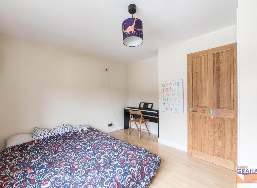 82 Lawnmount Crescent, Lisburn, BT27 4TU