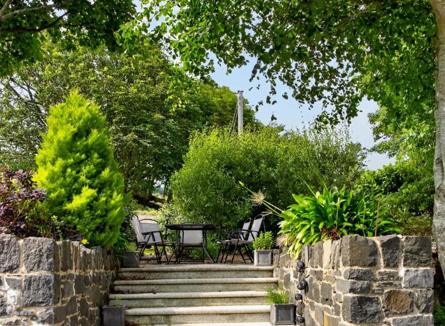 'ROCKPORT LODGE', 2 Castle Park, Cushendun, Ballymena, BT44 0PT