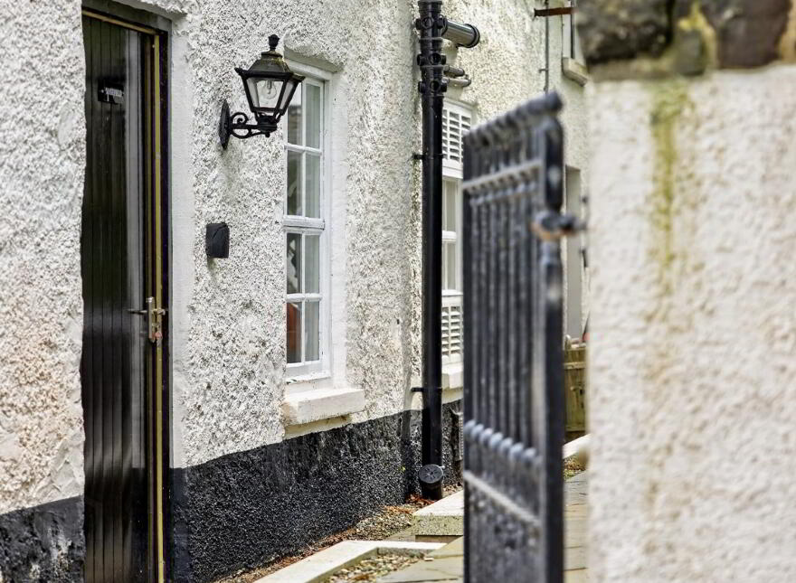 'ROCKPORT LODGE', 2 Castle Park, Cushendun, Ballymena, BT44 0PT