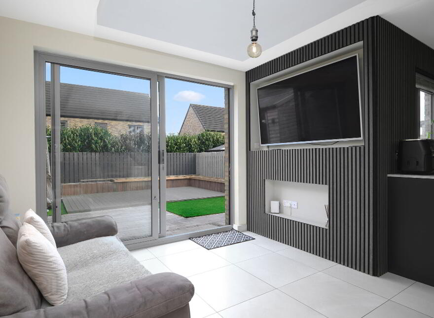 2 Lakeside Close, Coleraine, BT52 2FB