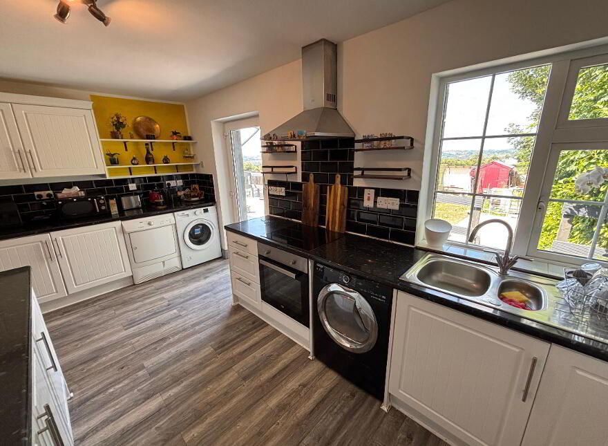 Main Street, Ballingarry, E41N523