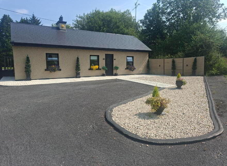 Arva Road, Ballinagh, H12P282